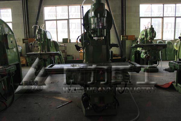 XK5032數(shù)控立式銑床加工熱處理材料注意事項